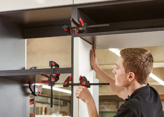 Bessey EHKM06 6 in. x 2-3/8 in. 100 lb. Clamping Force EHK One Handed Medium Trigger Clamp - Image 2