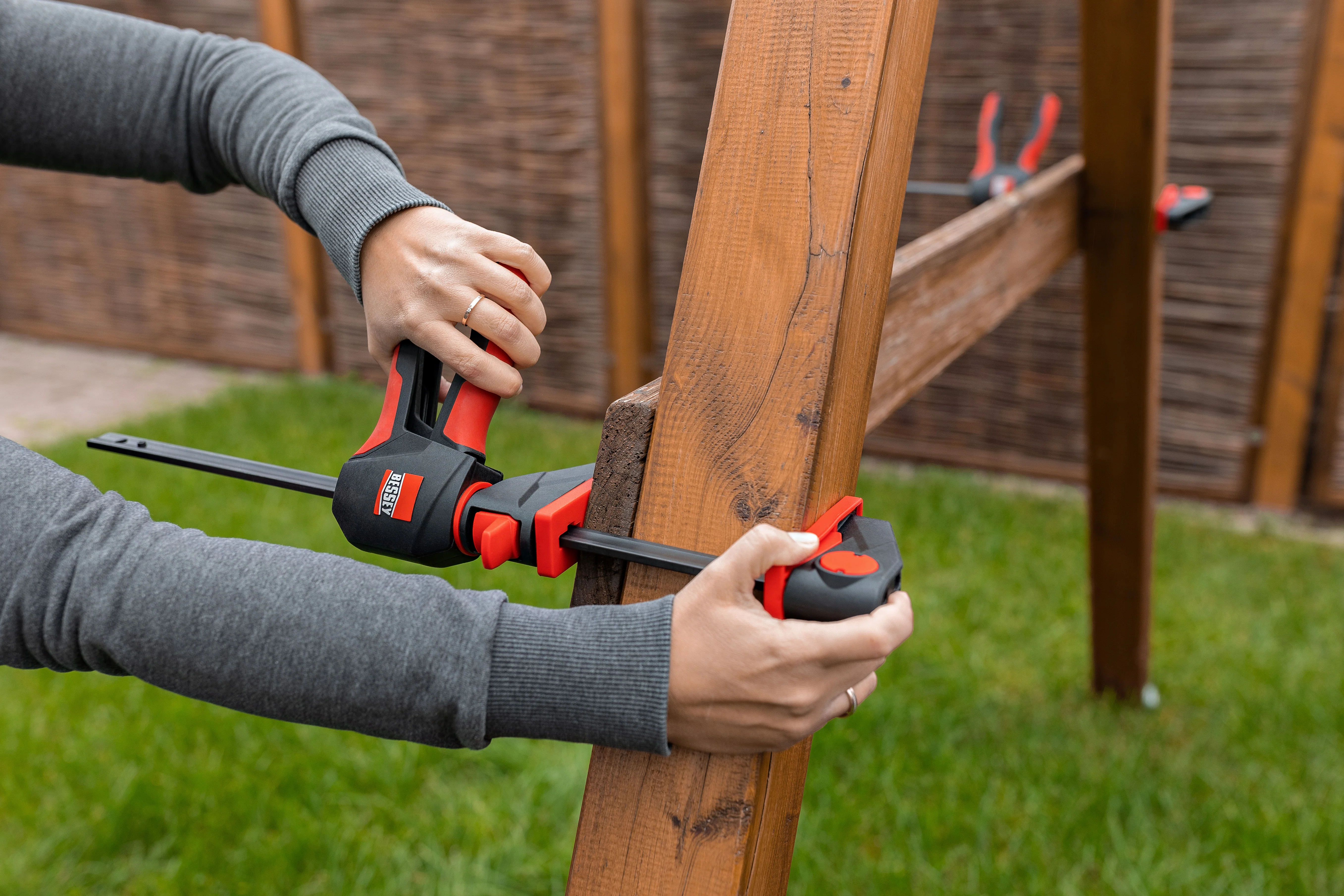 Bessey EHKL360-06 6 in. x 2-3/8 in. Trigger Clamp with 360 Rotating Handle - Image 5