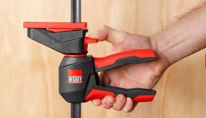 Bessey EHKL360-12 12 in. x 3-1/8 in. Trigger Clamp with 360 Rotating Handle - Image 10