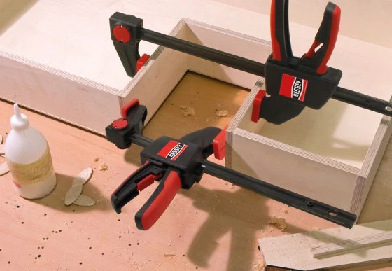 Bessey EHKXL18 18 in. x 3-5/8 in. 600 lb. Clamping Force EHK Extra Large Trigger Clamp - Image 6