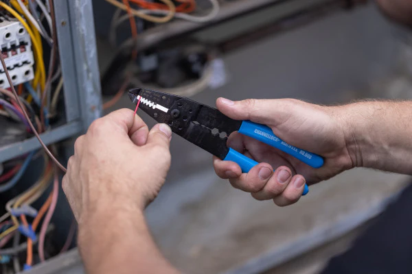 Channellock 908 8 in. Wire Stripper - Image 3