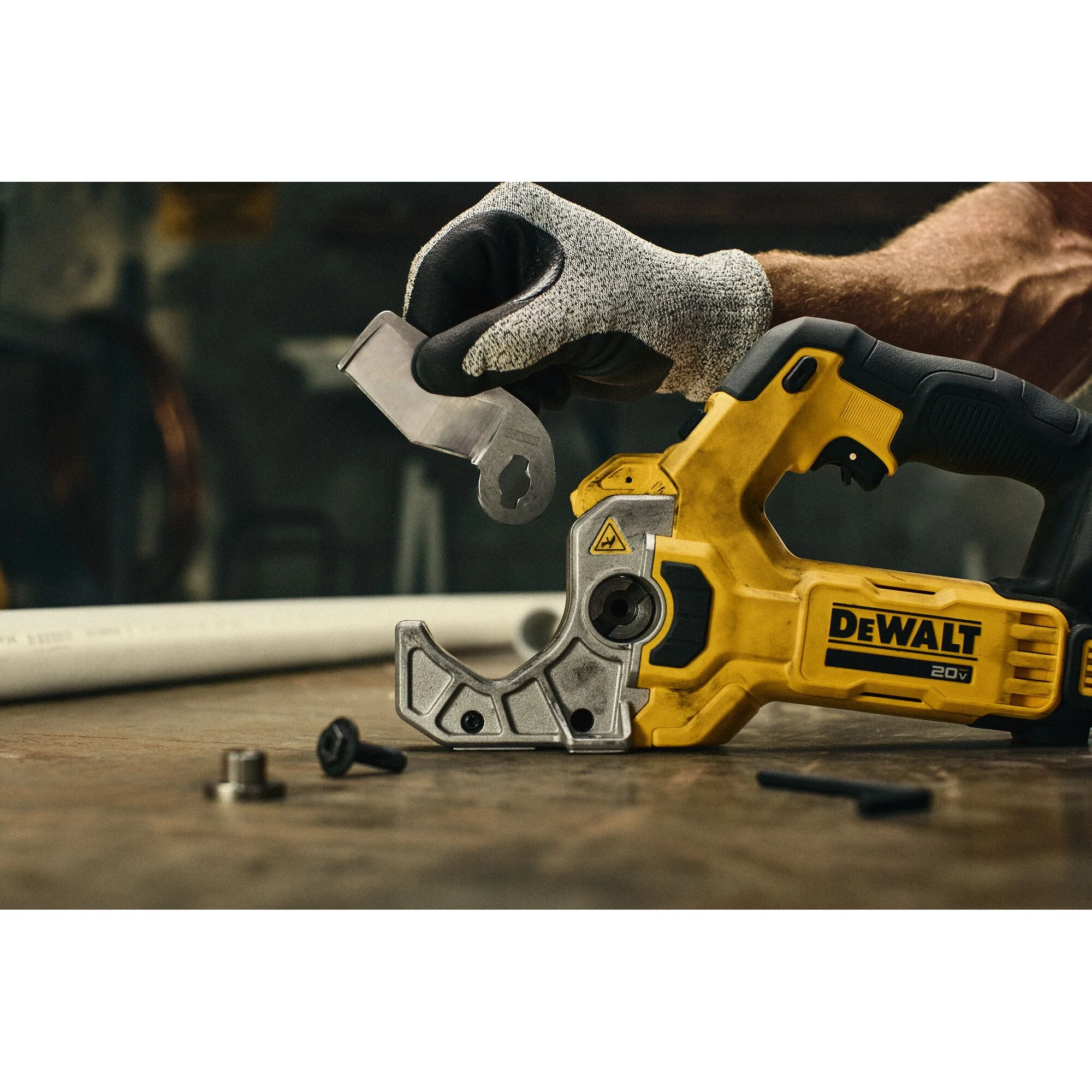 Dewalt DCE180B 20V Plastic Tube Cutter Bare - Image 11