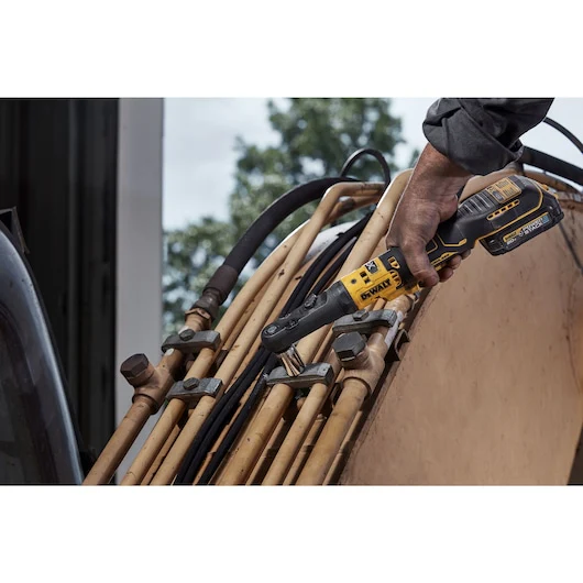 DeWalt DCF510B 20V MAX* XR® 3/8 in 1/2 in Square 75 ft/lb Brushless Cordless Sealed Head Ratchet Wrench - Image 7