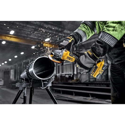 DeWalt DCG410VSB 20V 4-1/2" - 5"  VS Paddle Switch Grinder (Tool Only) - Image 6