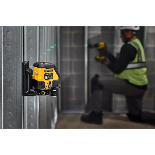 DEWALT DCLE14201GB Rechargeable Green Cross Line Laser Kit - Image 4