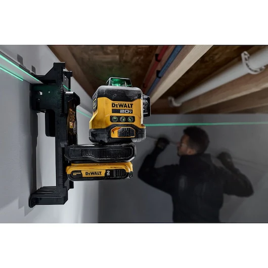DeWalt DCLE34031D1 +/- 1/8 in @ 30 ft Green 3 x 360 deg Laser Kit - Image 5