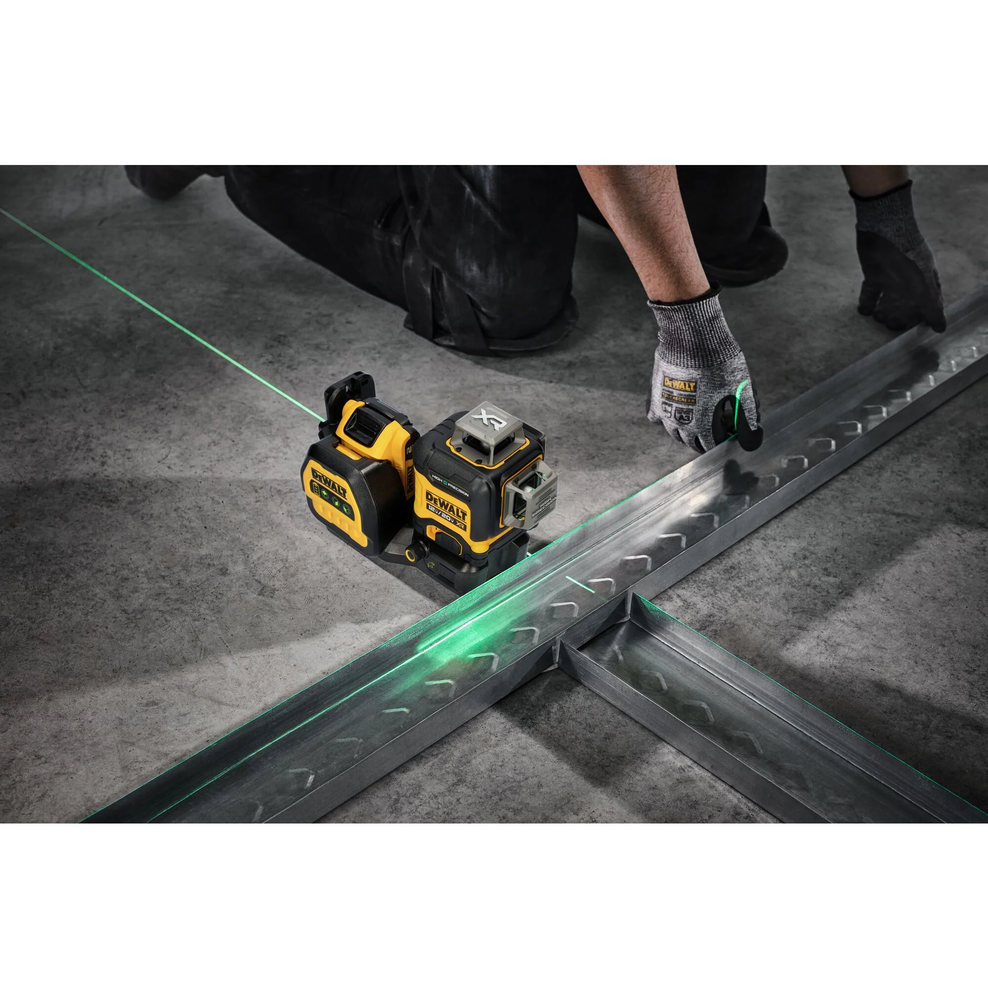 Dewalt DCLE34033D1 12/20V 3X360 Green Line Laser Kit 2.05AH - Image 6