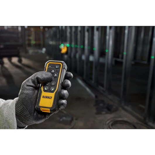 DEWALT DCLE34035D1 20V MAX Remote Control 360 Degree Line Laser Kit - Image 3