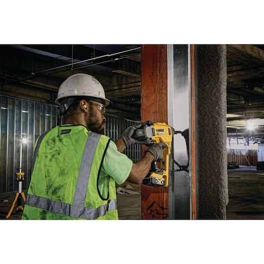 DEWALT DCN891B 1 in. Magazine Cordless Concrete Nailer (Tool Only) - Image 6