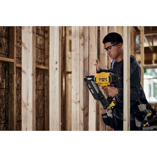 Dewalt DCN930P1 20V MAX XR 30-Degree Framing Nailer Kit 5.0Ah - Image 12