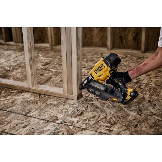 Dewalt DCN930P1 20V MAX XR 30-Degree Framing Nailer Kit 5.0Ah - Image 9