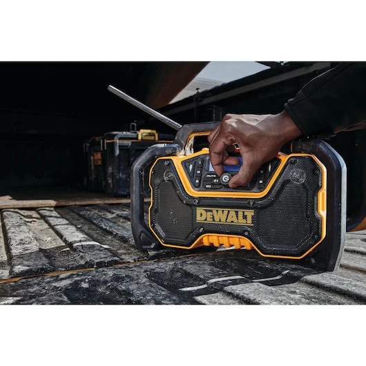 Dewalt DCR028B 12V/20V MAX Jobsite Bluetooth Radio (Tool Only) - Image 10