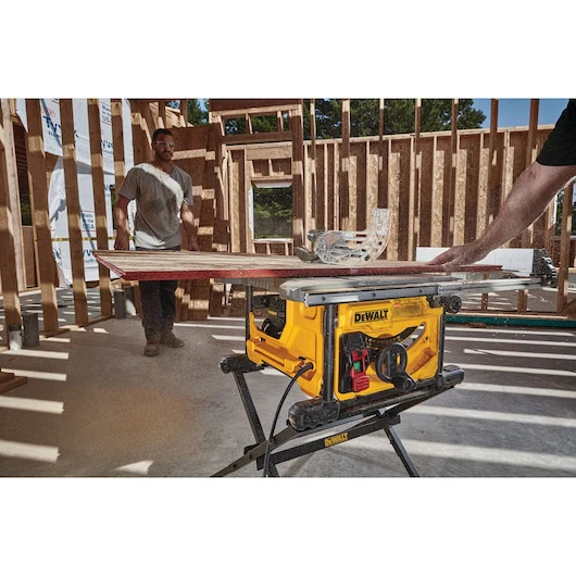 DEWALT DWE7485WS Corded 8-1/4 in. Table Saw with Stand and Blade - Image 9