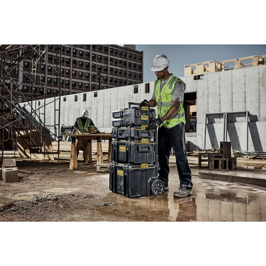 DeWalt DWST08050 Tough System 2.0 120 V 360 W Corded Full-Size Dual-Port Charger - Image 5