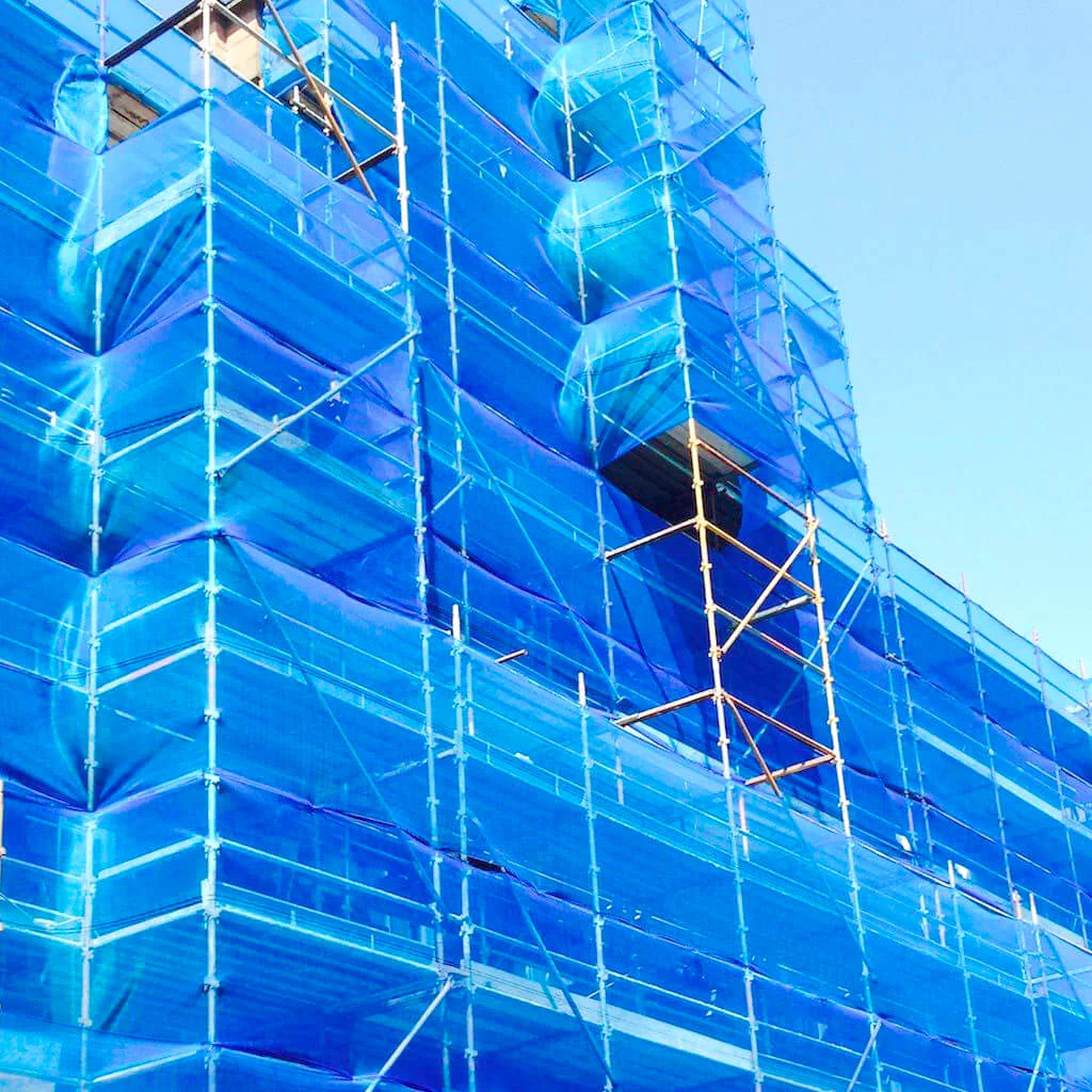 DuraDrive 10 ft. x 164 ft. 130-GSM Blue Safety Scaffold Fire Retardant Debris Netting - Image 3