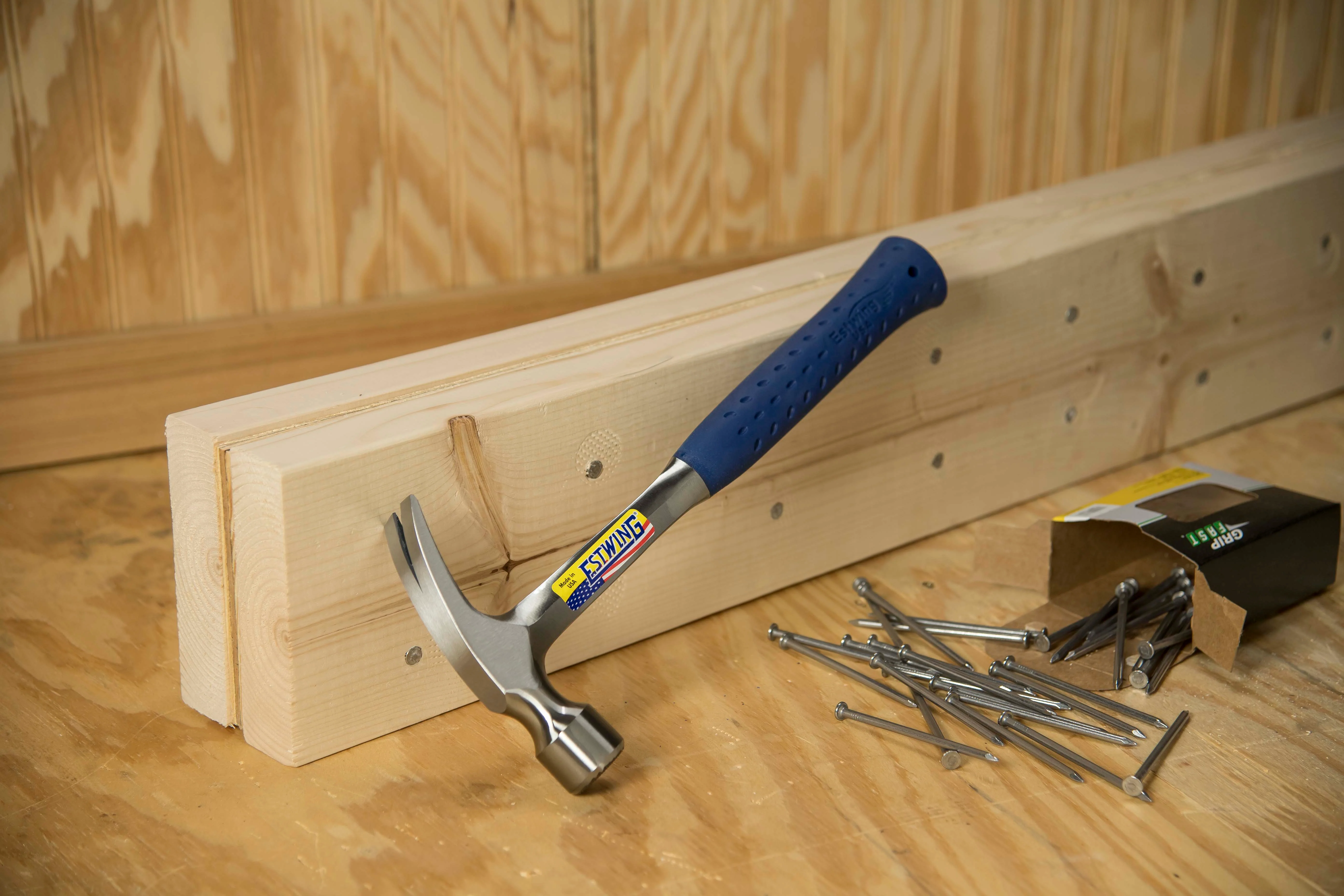 Estwing E3-22SMR 22 oz. x 13-3/4 in. Milled Checkered Face BLUE SHOCK REDUCTION GRIP Solid Steel Straight Claw Framing Hammer - Image 9