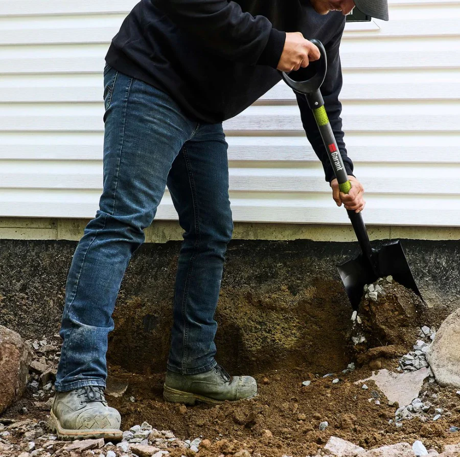Garant Fiberglass Square Mouth Shovel W/D-Grip Handle - Image 4