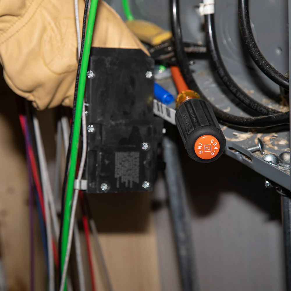 Klein 6986INS #1 Sq Slim-Tip 1000V Ins Scrwdr 6 in. Round Shank - Image 9