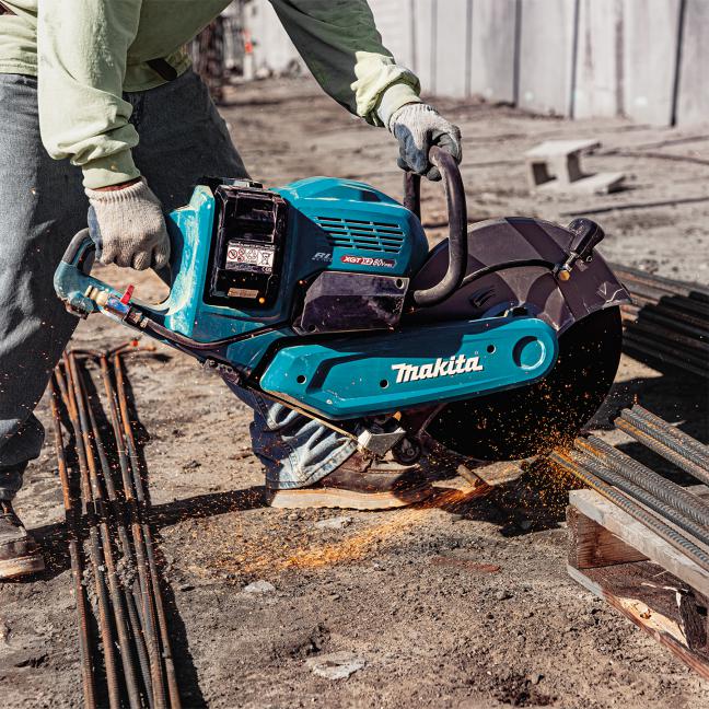 Makita
  CE001GL401 80V (40V x 2) Max XGT Brushless 14 in. Power Cutter Kit (4 x
  8.0Ah) - Image 3