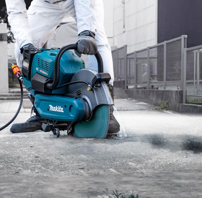 Makita
  CE001GL401 80V (40V x 2) Max XGT Brushless 14 in. Power Cutter Kit (4 x
  8.0Ah) - Image 8