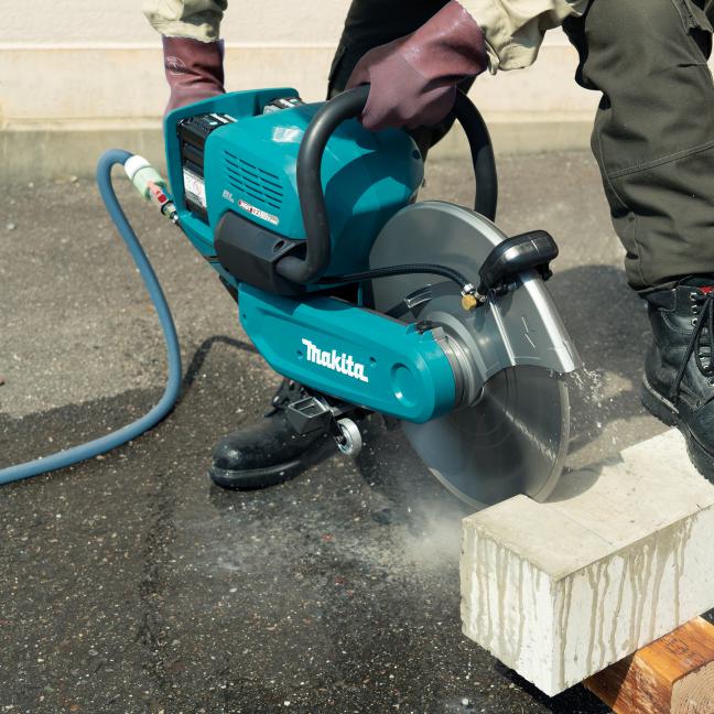 Makita
  CE001GL401 80V (40V x 2) Max XGT Brushless 14 in. Power Cutter Kit (4 x
  8.0Ah) - Image 9