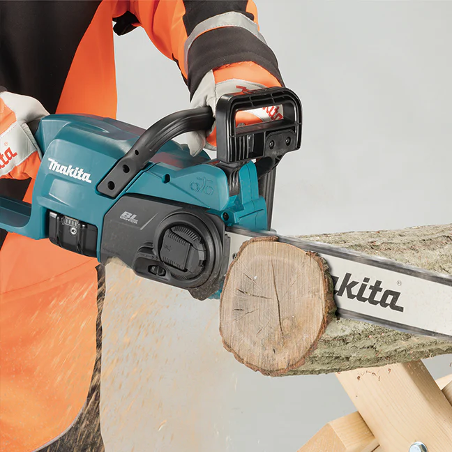 MAKITA DUC407RTX2 18V LXT Brushless 16 in. Rear Handle Chainsaw Kit (5.0Ah x1) - Image 3