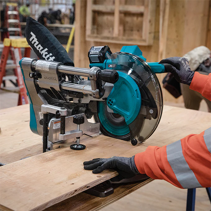 MAKITA LS004GM102 40V Max
  XGT 10 in. Dual Compound Mitre Saw Kit
  with AWS (4.0Ah x1) - Image 3