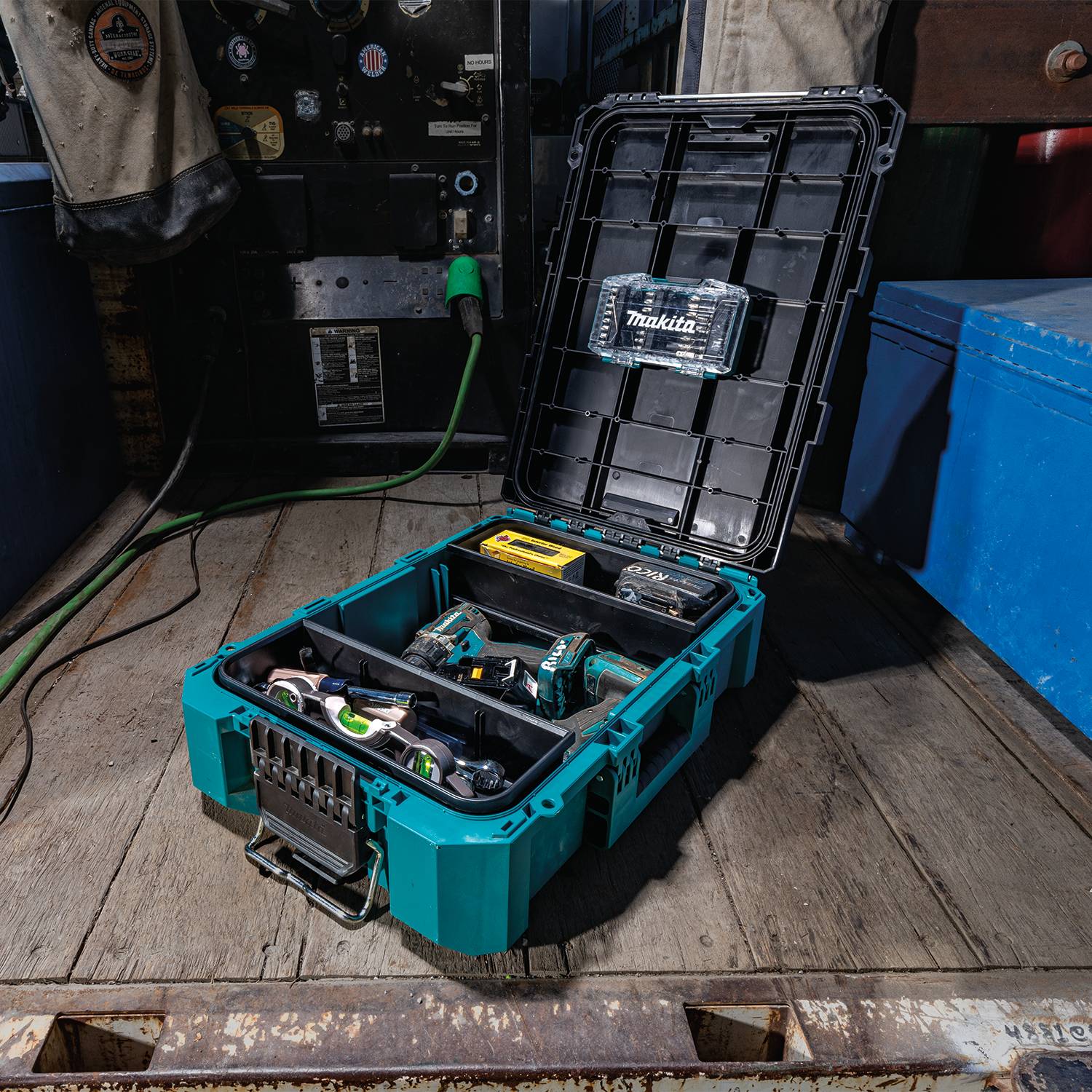 Makita Maktrak⢠T-90037 Medium Tool Box - Image 20