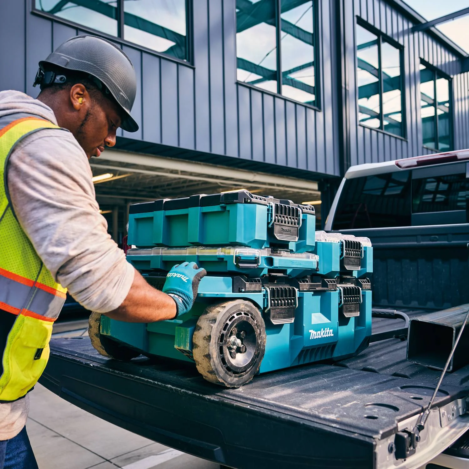 Makita Maktrak⢠T-90037 Medium Tool Box - Image 9