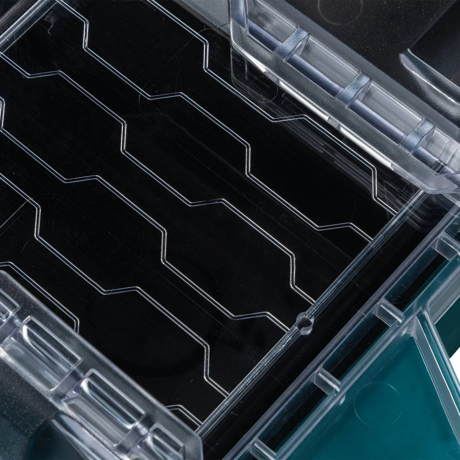 Makita Maktrak™ T-90059 Low Profile Medium Organizer Tool Box - Image 23