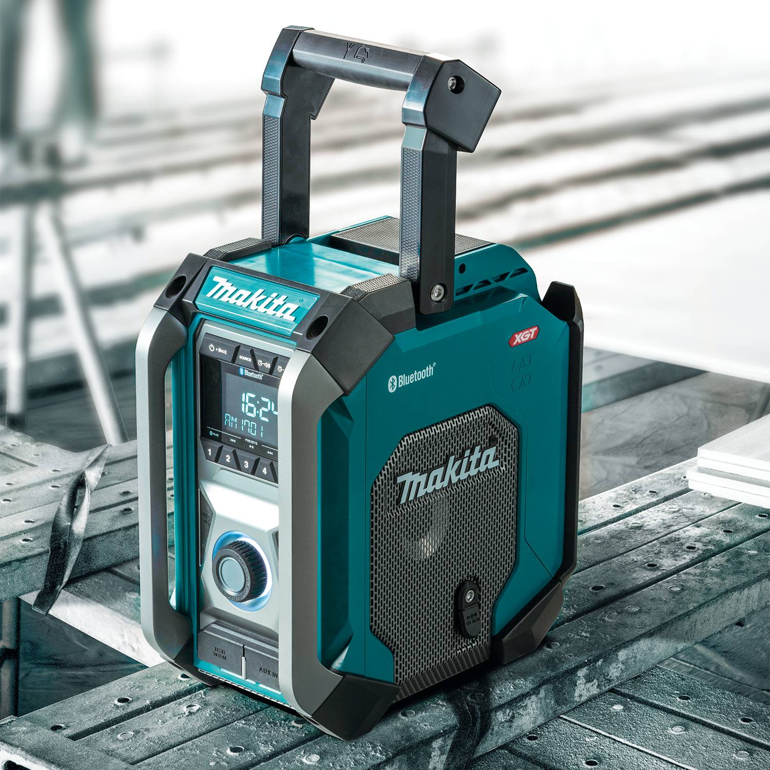 MAKITA MR006G 12/18/40V Jobsite
  Radio w/Bluetooth & USB, Tool Only - Image 5