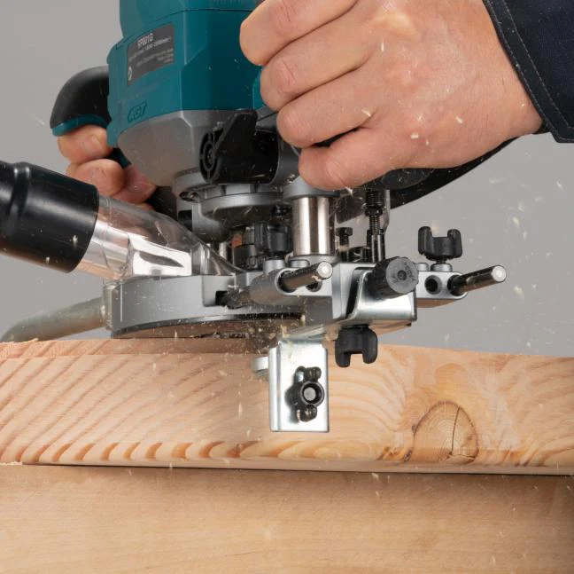 MAKITA RP001GZ01 40V Max XGT BL
  1/2 in. Plunge Router w/AWS, Tool Only - Image 8