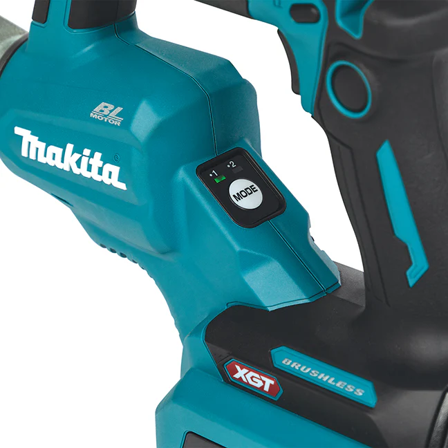 MAKITA VR003GZ 40V Max XGT
  Brushless 1-1/4 in. x 3.9 ft. Concrete Vibrator (Tool Only) - Image 4