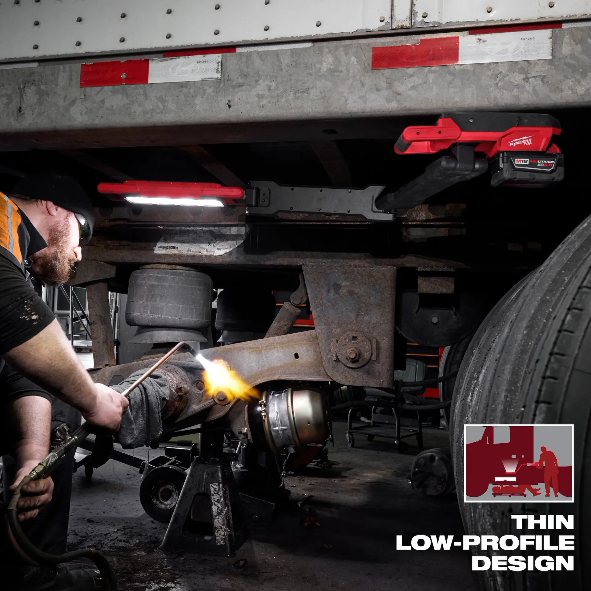 Milwaukee 2129-20 LED 2500 Lumens 4.5 hr Cordless Magnetic Extendable Boom Light - Image 8