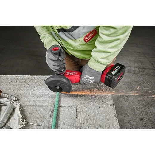 Milwaukee 2882-20 M18 FUEL™ 4-1/2 in/5 in Braking Grinder w/ ONE-KEY™ Paddle Switch, No Lock - Image 2