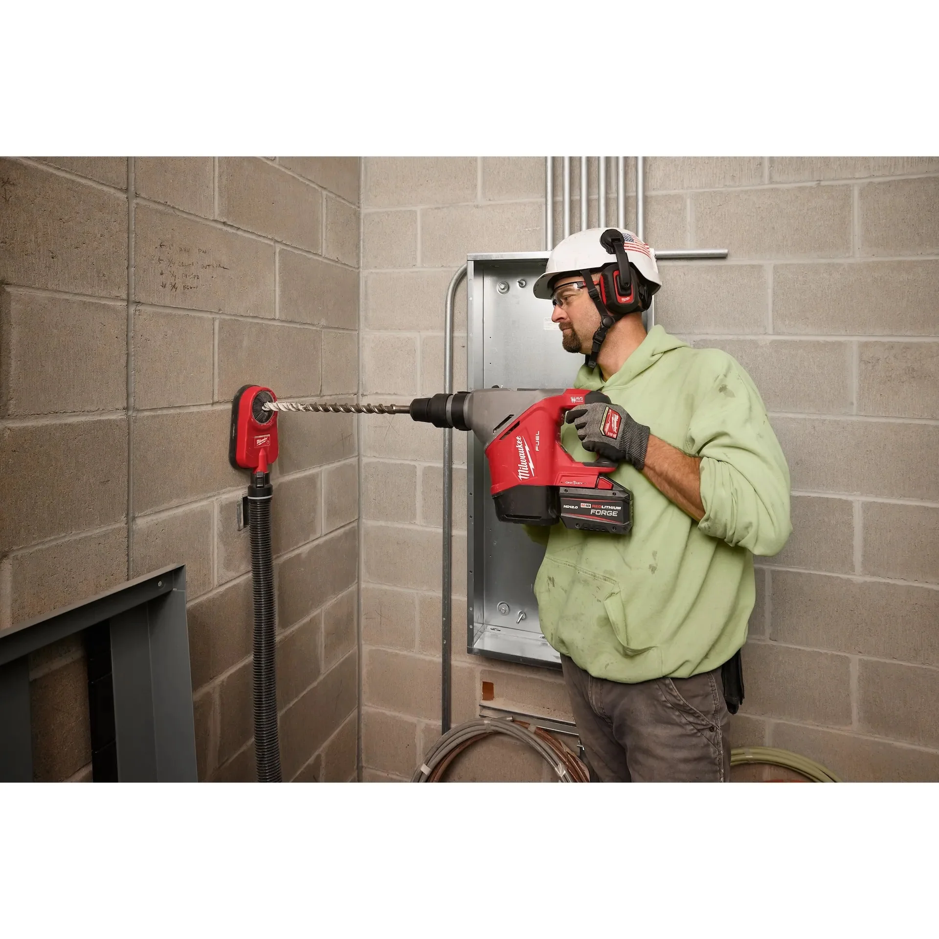 Milwaukee 2917-22HD M18 FUEL™ 1-9/16 in. SDS Max Rotary Hammer Kit w/ ONE KEY™ - Image 13