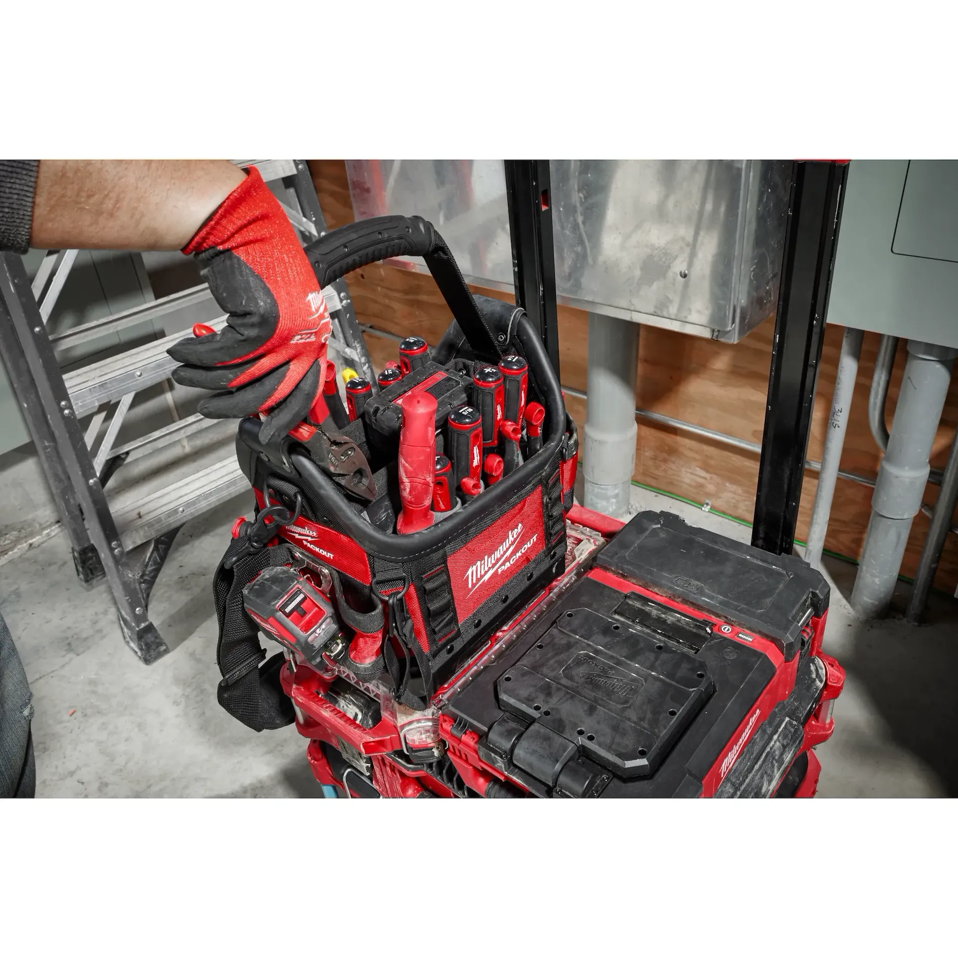 Milwaukee 48-22-8311 PACKOUT™ 9.75 in 15 in 19 in Structured Tote - Image 9