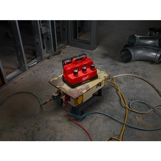 Milwaukee 48-59-1807 18-Volt/12-Volt M18/M12 Lithium-Ion Multi Voltage 6-Port Sequential Rapid Battery Charge Station - Image 6