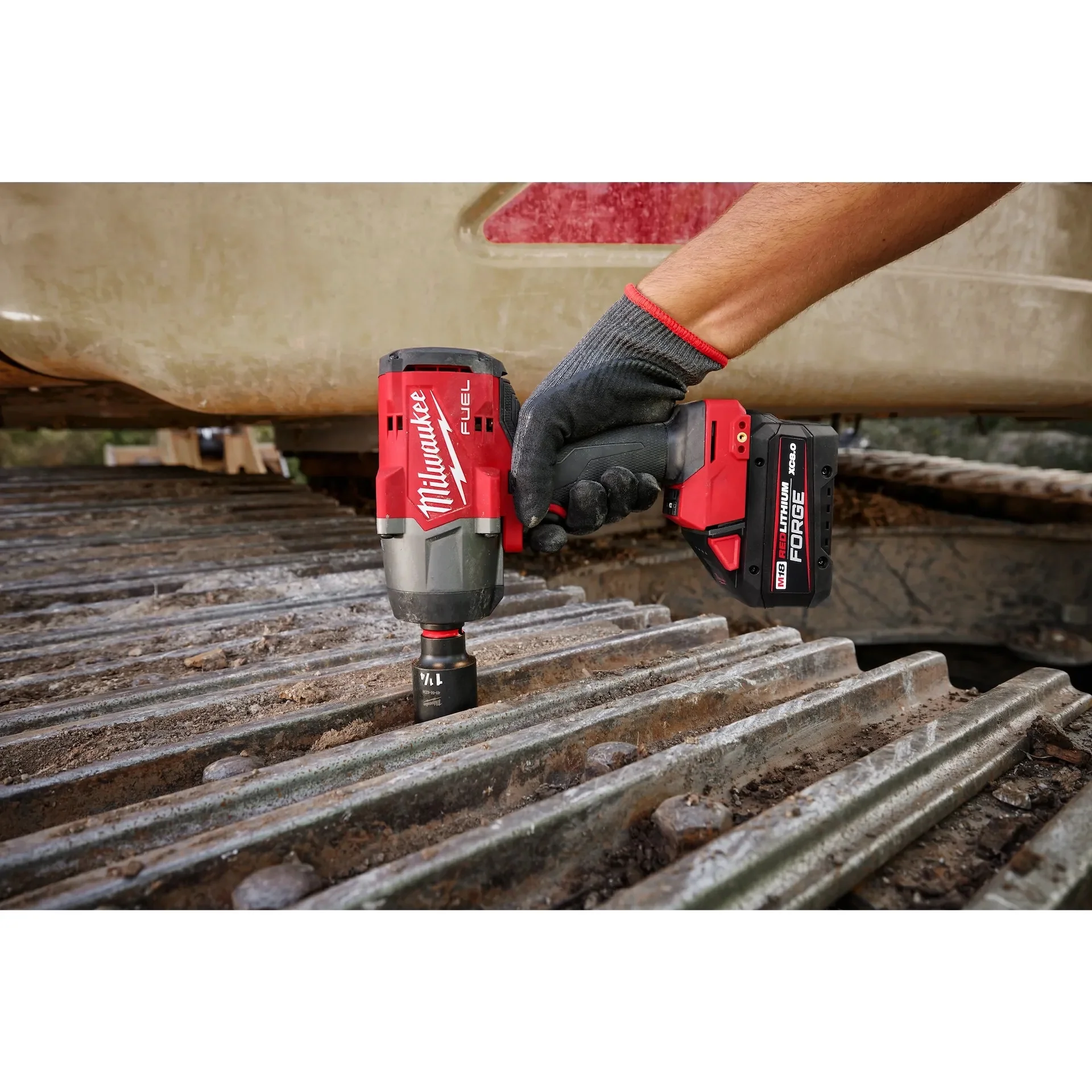 Milwaukee M18 FUEL 18V 1/2 in. High Torque Impact Wrench w/ Friction Ring Kit w/ FORGE 8.0 Battery - Image 10