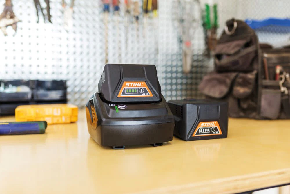 STIHL AP 300 S Lithium-Ion Battery - Image 4