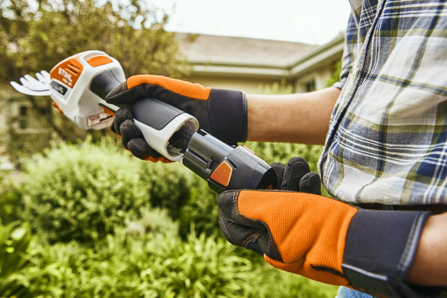 STIHL HA030113508 HSA26S Cordless Hedge Trimmer Kit - Image 6